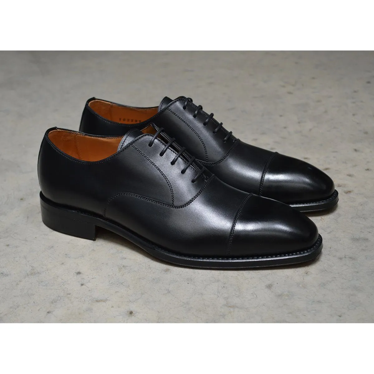 Berwick 1707 Straight Cap Oxford (5217) - Black Boxcalf