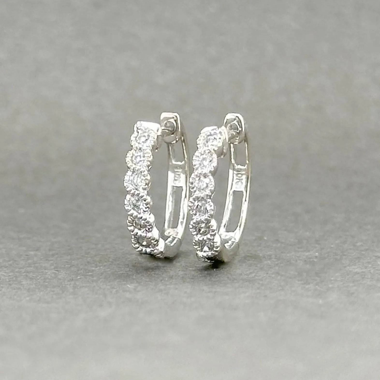 Estate 10K W Gold 0.18ctw H-I/SI1-2 Diamond Huggie Earrings