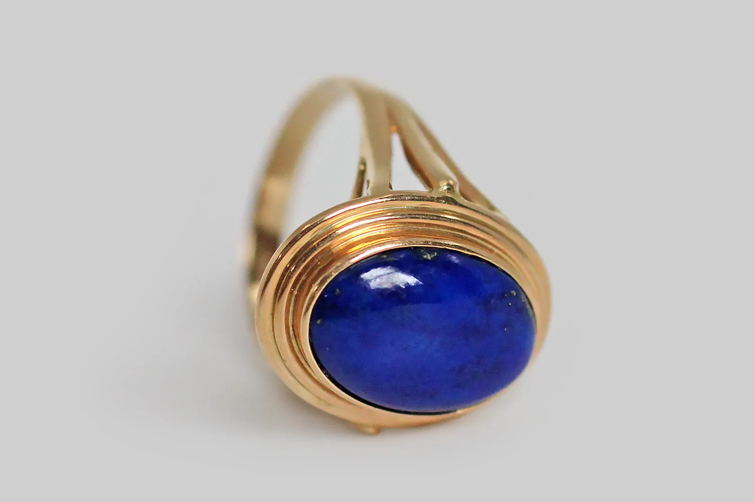 Mid 20th Century Lapis Lazuli Ring with Fluted Bezel in 14k Gold