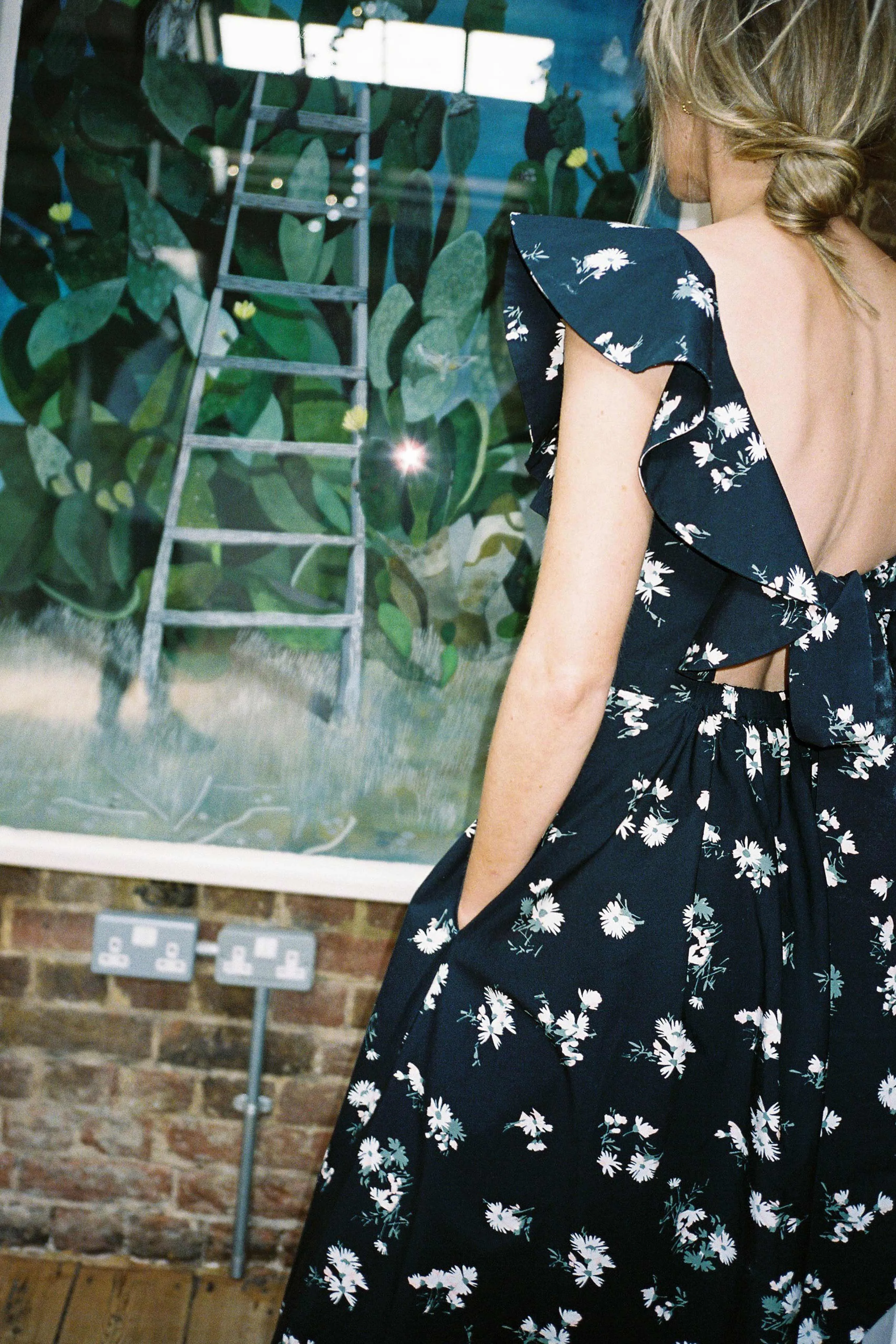 Portia Maxi Dress Black Retro Daisy Print