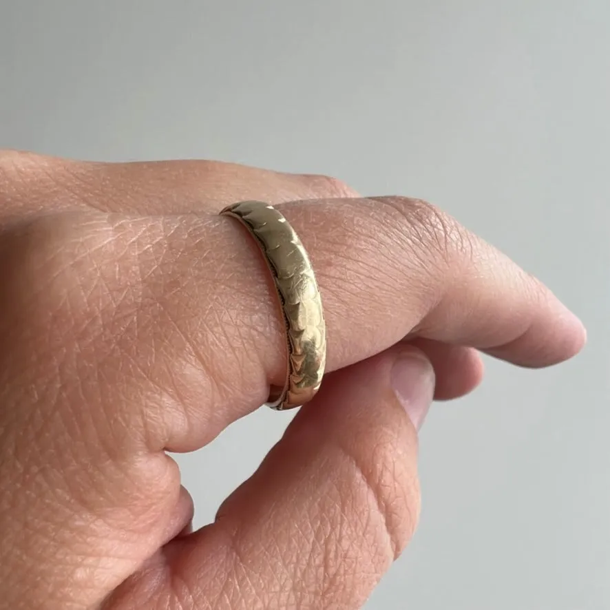 V I N T A G E // patterns of the heart / 14k yellow gold eternity band / size 9.75