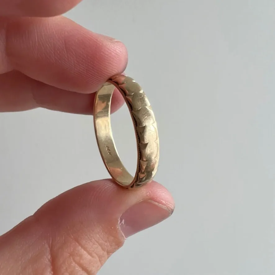 V I N T A G E // patterns of the heart / 14k yellow gold eternity band / size 9.75