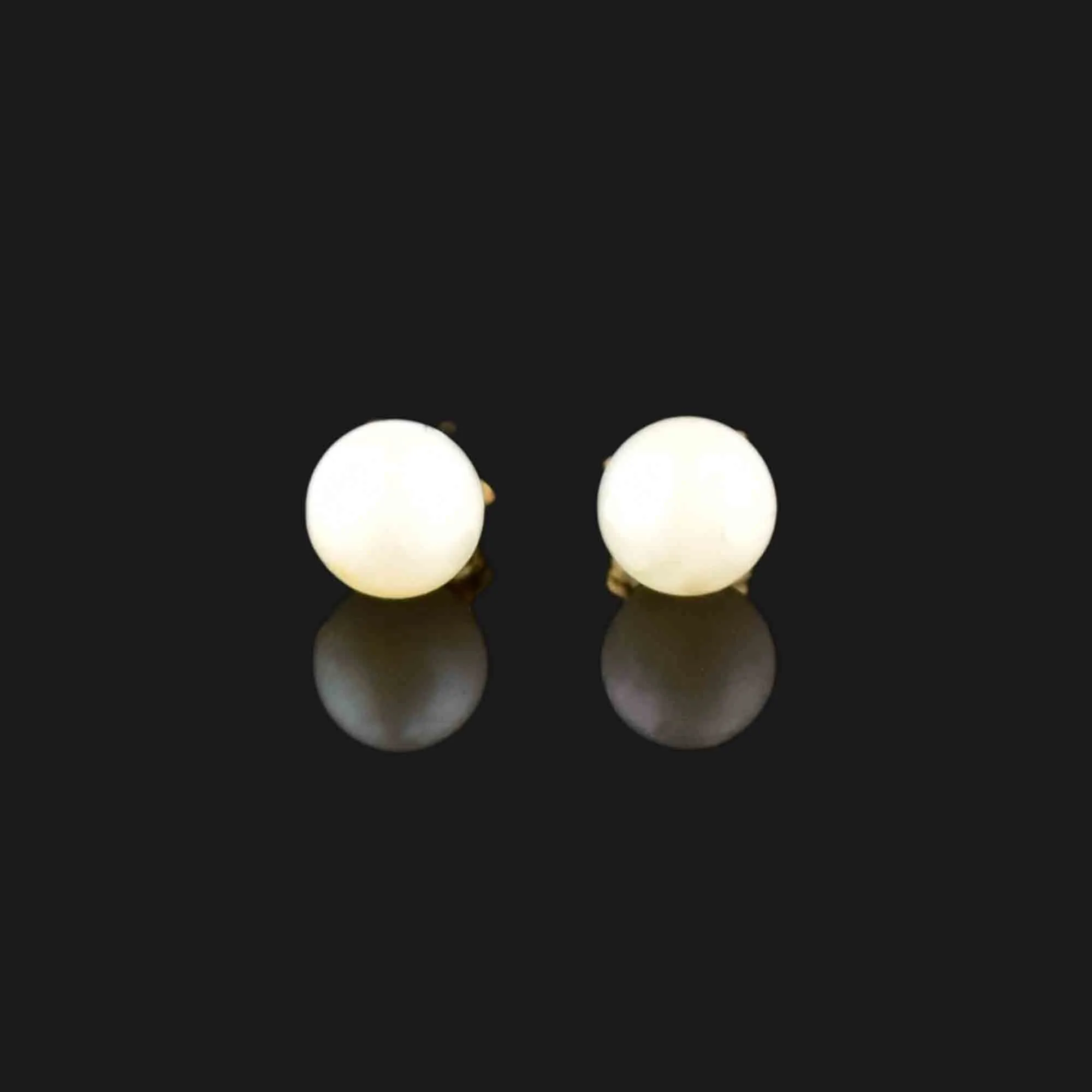 Vintage 14K Gold Pearl Stud Earrings