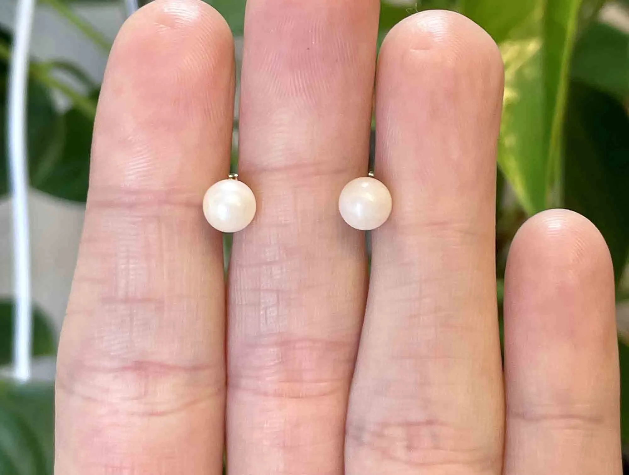 Vintage 14K Gold Pearl Stud Earrings