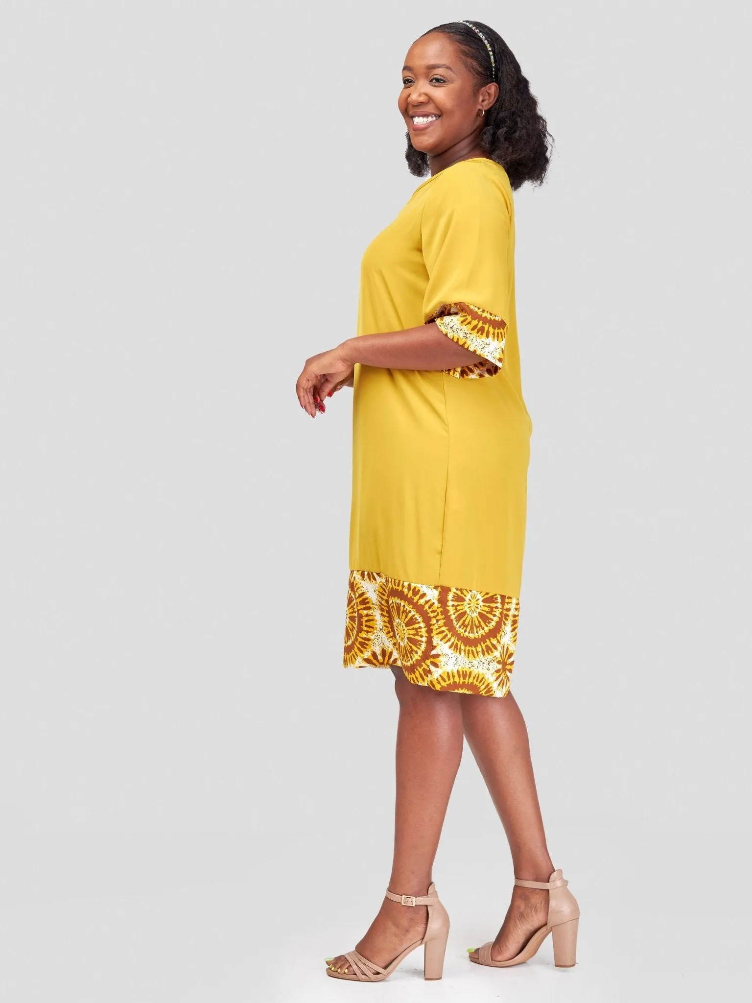 Vivo Zuri A-Line Dress - Mustard   Mustard / Brown Abstract Print